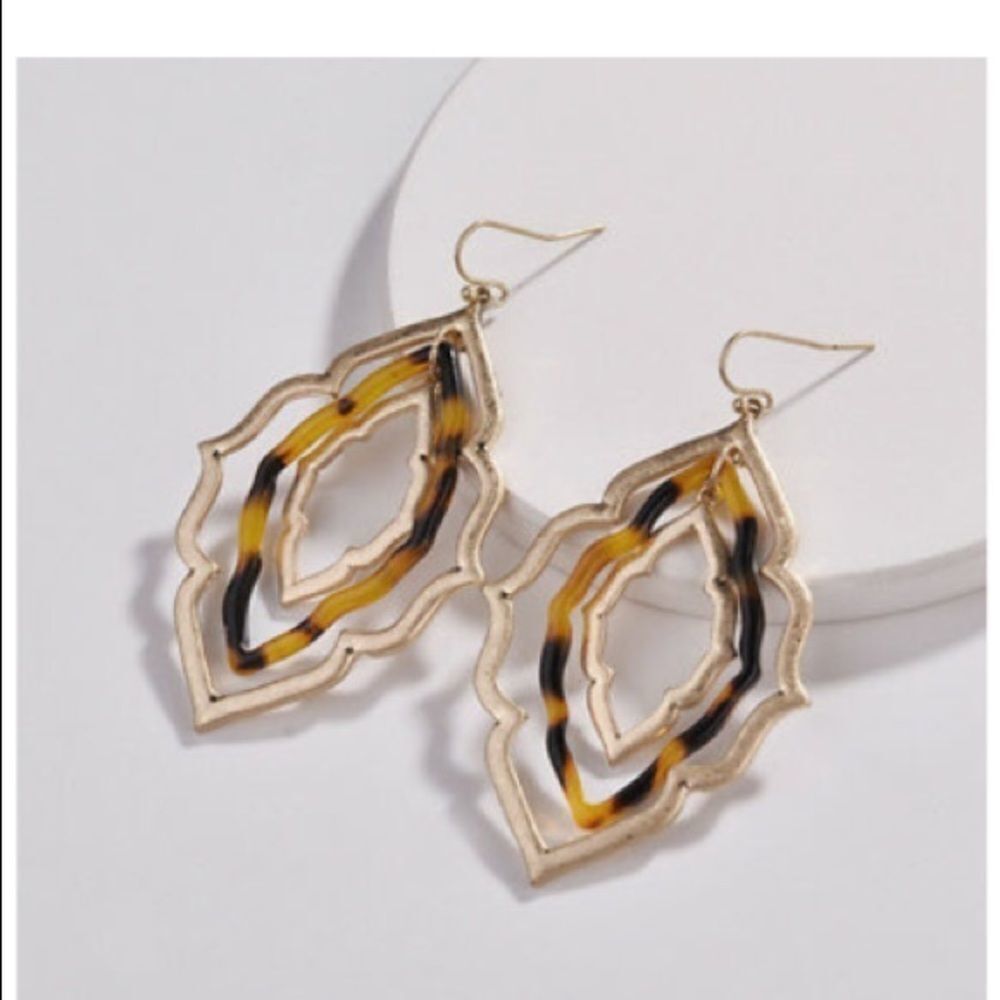 NWT Magnoilia dangle drop Earrings - Picture 2 of 3